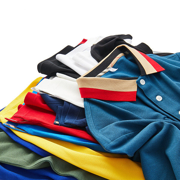 Dikişli Kısa Kollu Kadın Polo Gömlekleri Basit Boyalı Anti kırışık OEM ODM