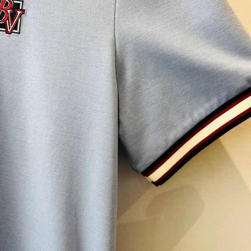 Kontrast Yaka ve İşlemeli Logolu Erkek Açık Mavi Polo Yaka Tişört, İş-Günlük Tarz, Erkek Pike Polo Yaka Tişörtler