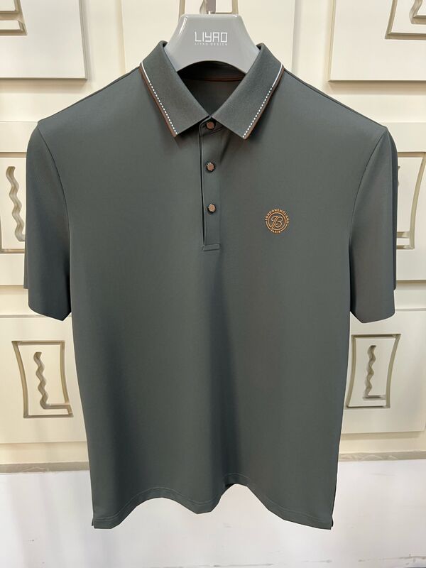 Lüks Erkek Polo Gömlekleri. Kontrastlı yakalı minimalist tasarım, yüksek kaliteli işçilik Erkekler Tişörtleri Meslek Tişört Fabrikası.