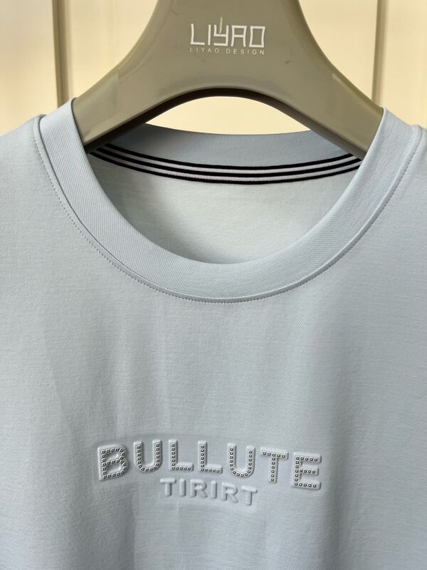 Lüks Bisiklet Yaka Tişört Baskı Logo Tasarımı Orijinal Kumaş Kabartma İşlemi Artı Isı Transferi Vinil İşlemi OEM/ODM'yi Benimser