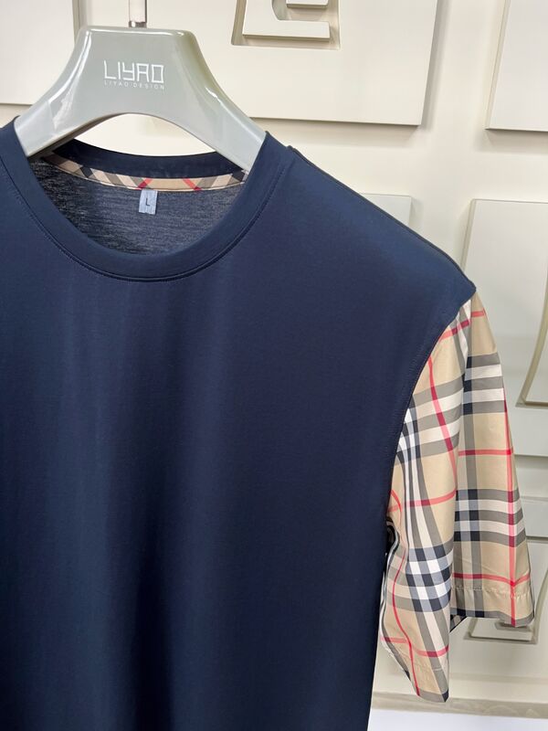 İkonik Kareli Kollu Erkek Moda Tişörtleri, Normal Kesim Bisiklet Yaka, Yüksek Kaliteli Pamuk