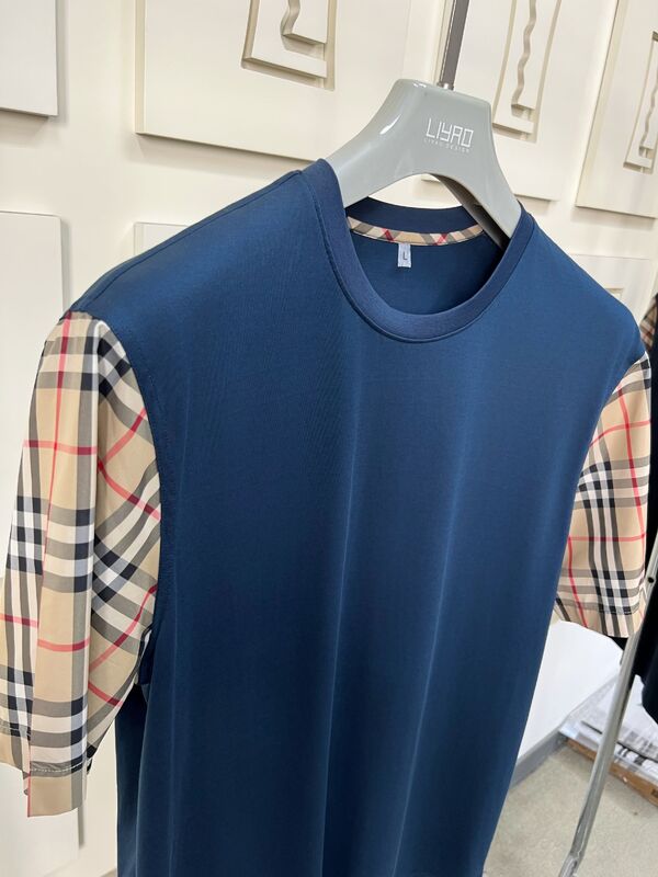 İkonik Kareli Kollu Erkek Moda Tişörtleri, Normal Kesim Bisiklet Yaka, Yüksek Kaliteli Pamuk